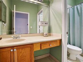 19138 Stonebrook St, Weston FL 33332