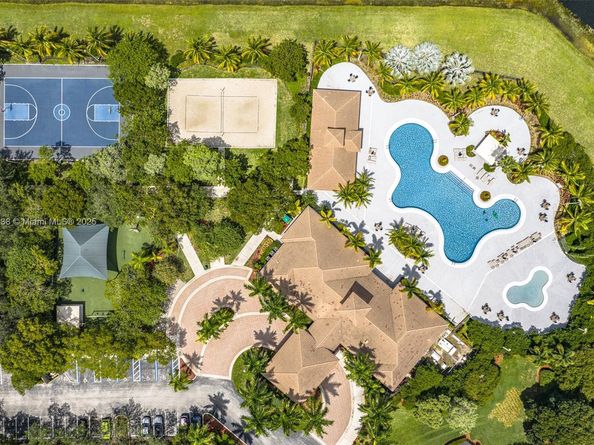 19138 Stonebrook St, Weston FL 33332