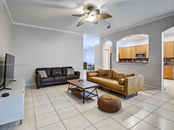 19138 Stonebrook St, Weston FL 33332