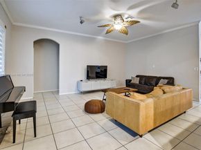 19138 Stonebrook St, Weston FL 33332