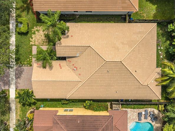 19138 Stonebrook St, Weston FL 33332