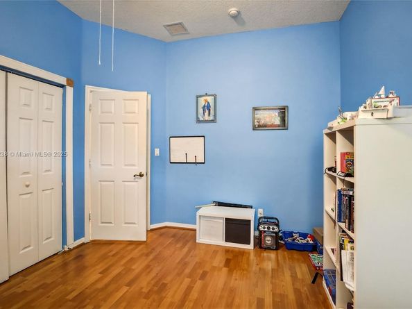 19138 Stonebrook St, Weston FL 33332
