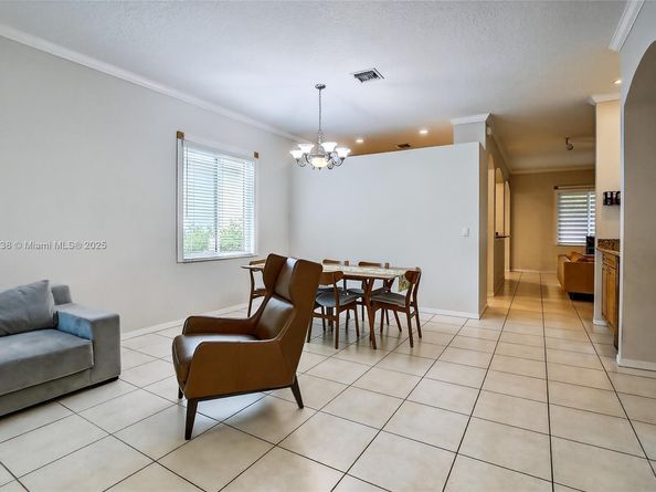19138 Stonebrook St, Weston FL 33332