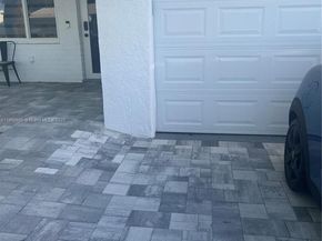 8221 NW 14th St, Plantation FL 33322