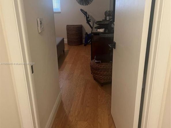 8221 NW 14th St, Plantation FL 33322
