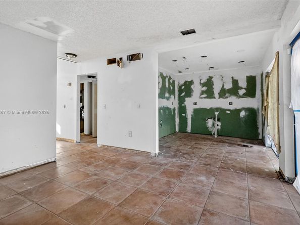 11053 SW 113th Pl, Miami FL 33176