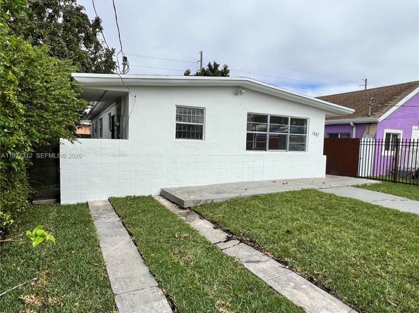 1557 NW 66th St, Miami FL 33147