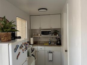 17221 NW 82nd Ave, Hialeah FL 33015