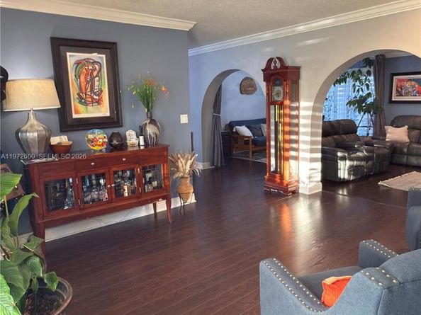 17221 NW 82nd Ave, Hialeah FL 33015