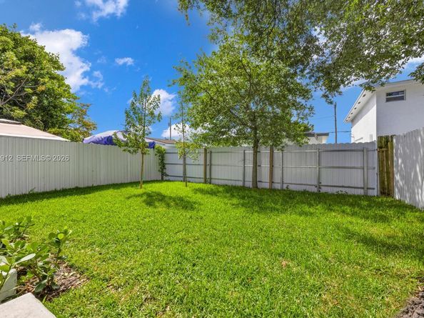 2956 NW 44 St, Miami FL 33142