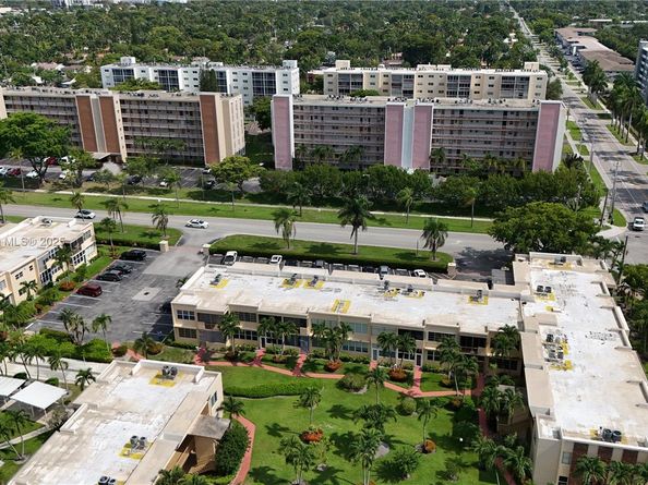 1350 Atlantic Shores Blvd 309, Hallandale Beach FL 33009
