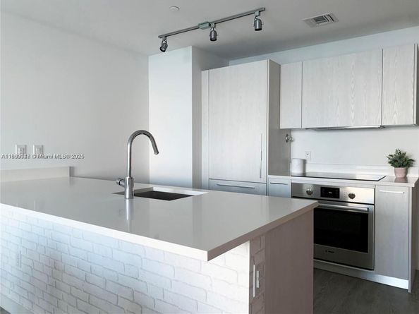 501 NE 31st St 3410, Miami FL 33137