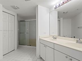 17100 N Bay Rd 1712, Sunny Isles Beach FL 33160