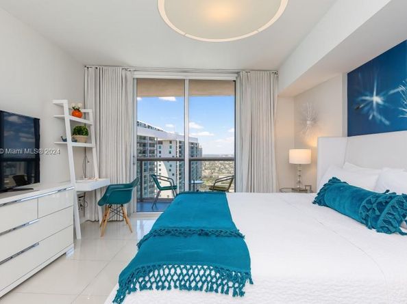 485 Brickell Ave 3906, Miami FL 33131