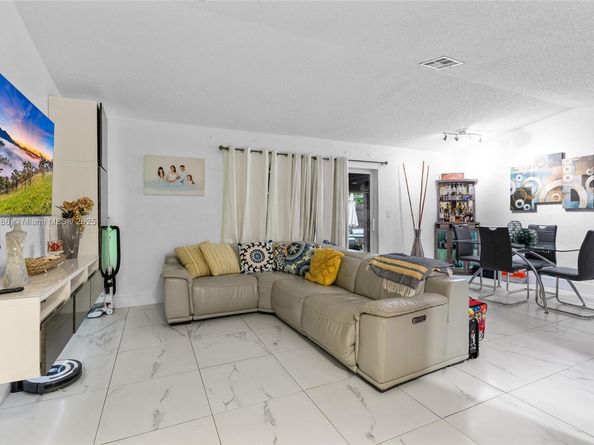 2791 NW 207th St, Miami Gardens FL 33056