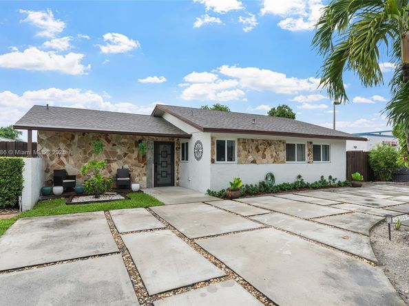 2791 NW 207th St, Miami Gardens FL 33056