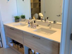 16385 Biscayne Blvd 1417, North Miami Beach FL 33160