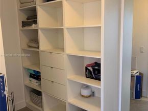 16385 Biscayne Blvd 1417, North Miami Beach FL 33160