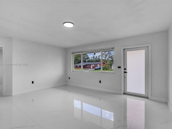 741 NW 175th Dr, Miami Gardens FL 33169