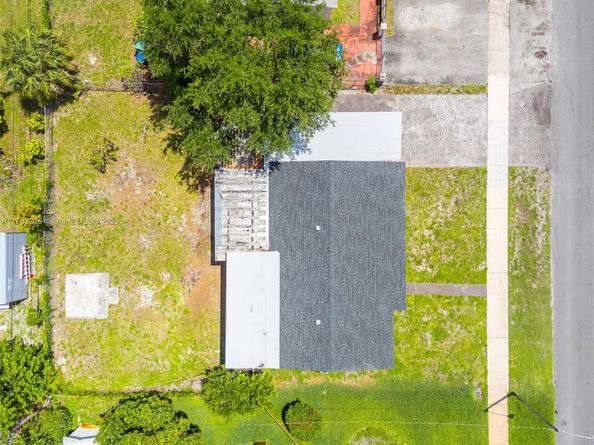 741 NW 175th Dr, Miami Gardens FL 33169