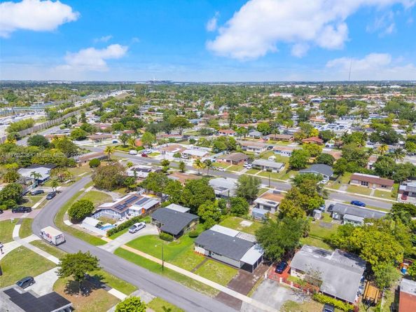 741 NW 175th Dr, Miami Gardens FL 33169