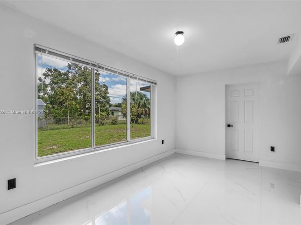 741 NW 175th Dr, Miami Gardens FL 33169