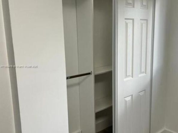3031 SW 64th Ave, Miami FL 33155
