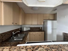 12645 SW 91st St 202, Miami FL 33186