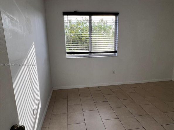 12645 SW 91st St 202, Miami FL 33186