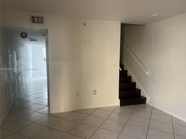 12645 SW 91st St 202, Miami FL 33186