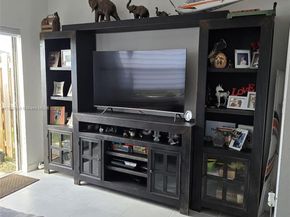 18264 SW 148th Rd 18264, Miami FL 33187