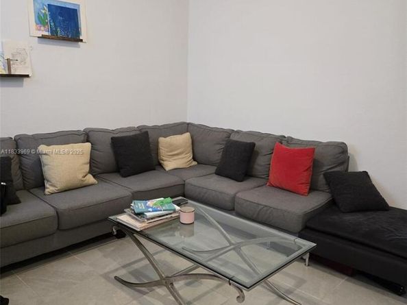 18264 SW 148th Rd 18264, Miami FL 33187