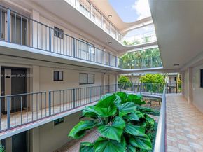 8650 SW 133rd Ave Rd 216, Miami FL 33183