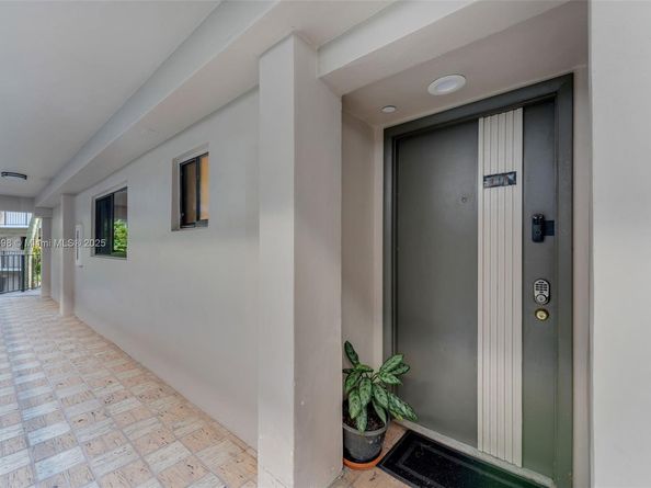 8650 SW 133rd Ave Rd 216, Miami FL 33183