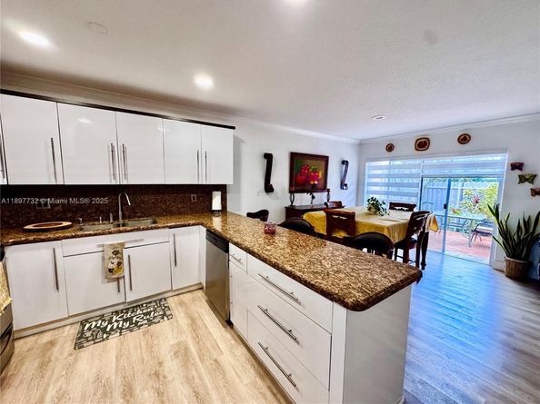 12312 NW 7th Ln, Miami FL 33182