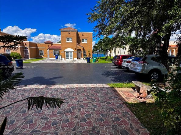 12312 NW 7th Ln, Miami FL 33182