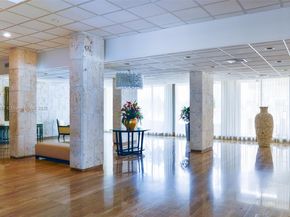 1950 S Ocean Dr 17N, Hallandale Beach FL 33009