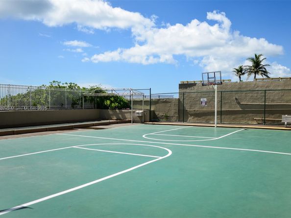 1950 S Ocean Dr 17N, Hallandale Beach FL 33009