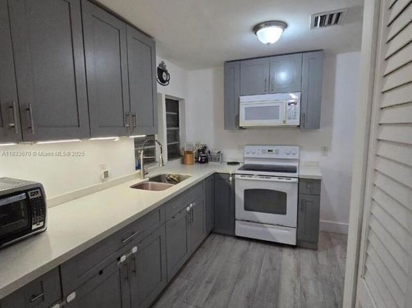 7700 NE 1st Ct, Miami FL 33138