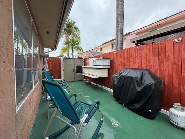 2765 W 54th St, Hialeah FL 33016