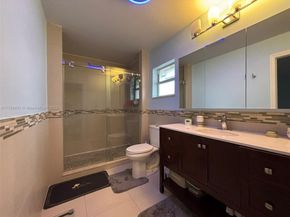 2765 W 54th St, Hialeah FL 33016