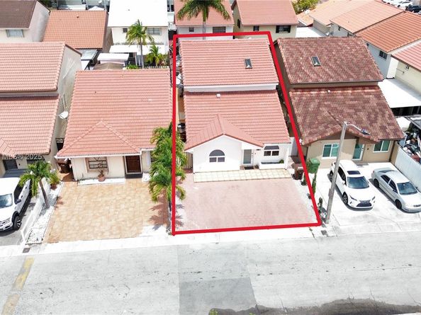 2765 W 54th St, Hialeah FL 33016