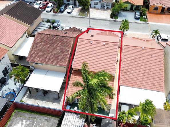 2765 W 54th St, Hialeah FL 33016