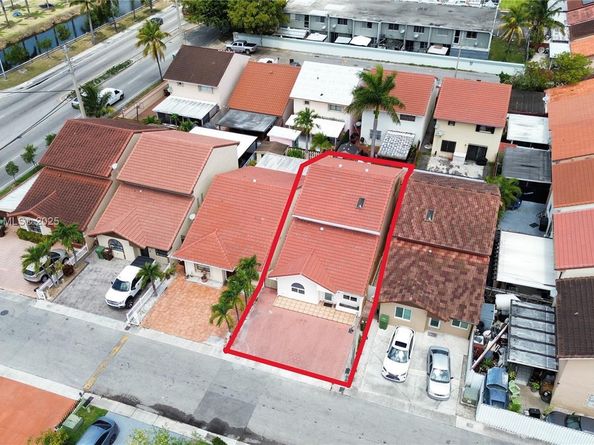 2765 W 54th St, Hialeah FL 33016
