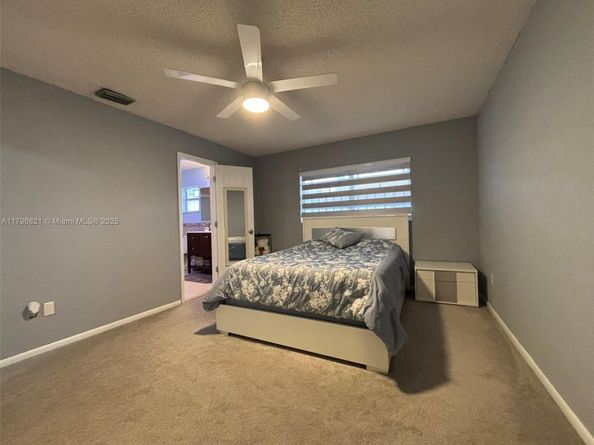2765 W 54th St, Hialeah FL 33016