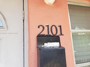 2101 SW 6th St, Miami FL 33135