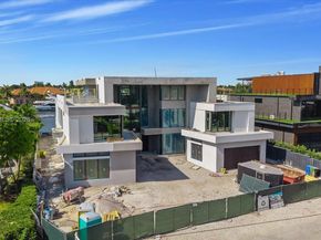 725 Middle River Dr, Fort Lauderdale FL 33304