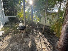 1052 NW 27th St, Miami FL 33127