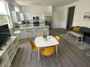 1052 NW 27th St, Miami FL 33127