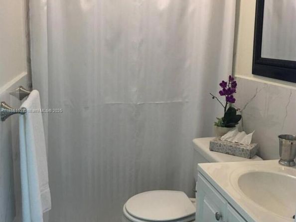 3280 SW 21st St, Miami FL 33145